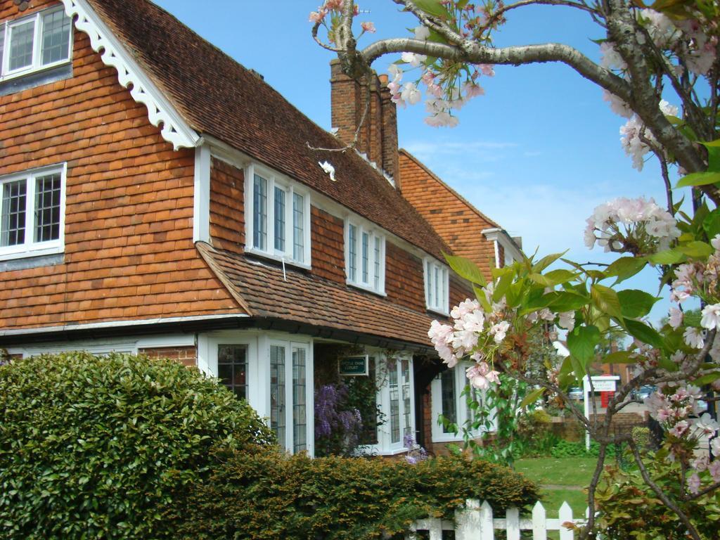 Little Dane Court Bed and Breakfast Tenterden Exteriör bild